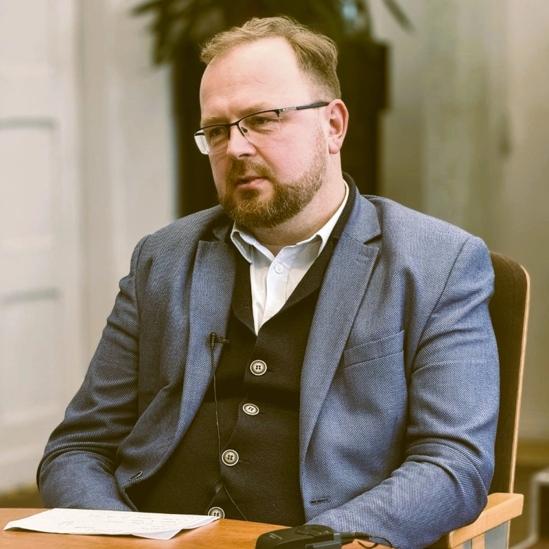 Tomasz Rowiński adiunkt w SGH ThinkTank SGH dla ochrony zdrowia doktor psychologii EMBA w ochronie zdrowia ekspert WHO w obszarze systemu ochrony zdrowia psychicznego